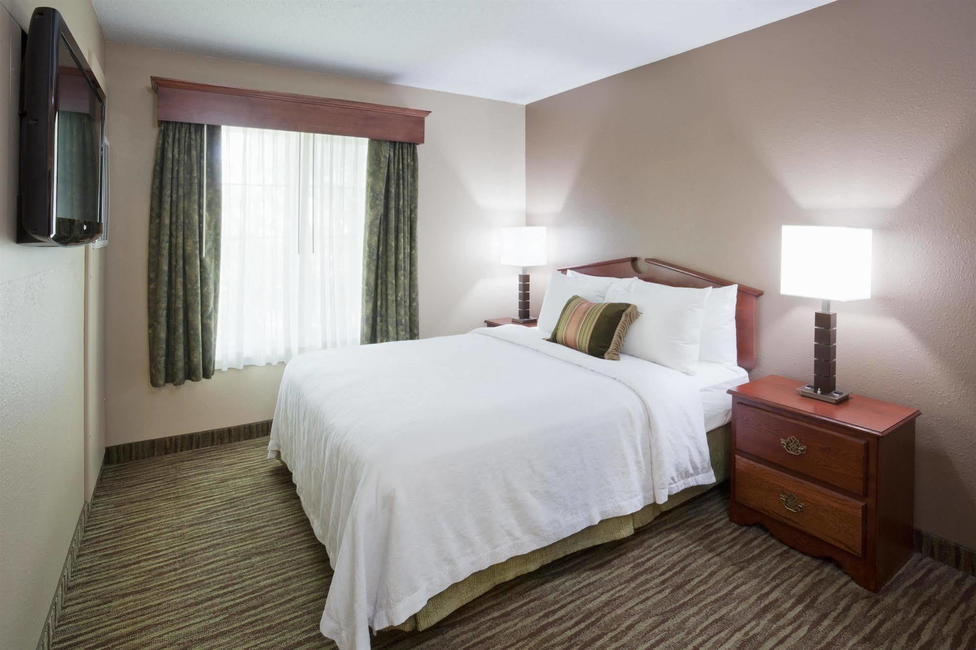Grandstay Residential Suites Hotel - Eau Claire Eksteriør billede