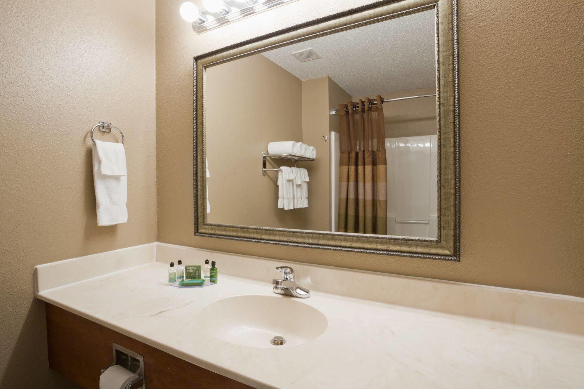 Grandstay Residential Suites Hotel - Eau Claire Eksteriør billede